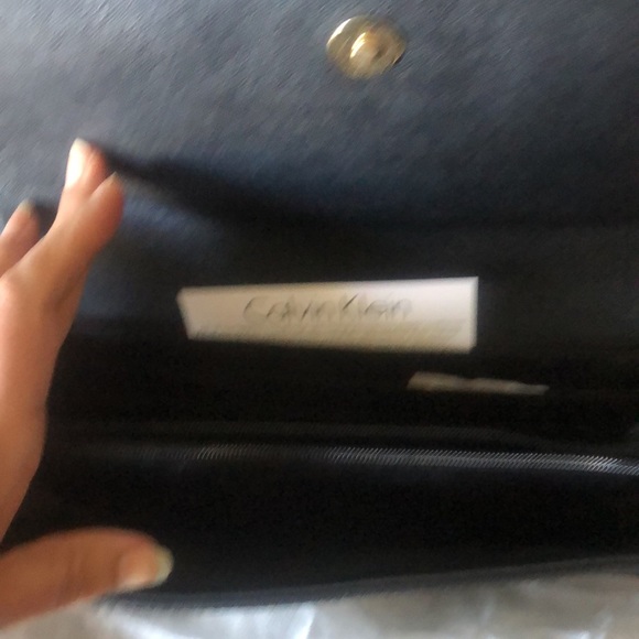 Calvin Klein - Picture 4 of 6